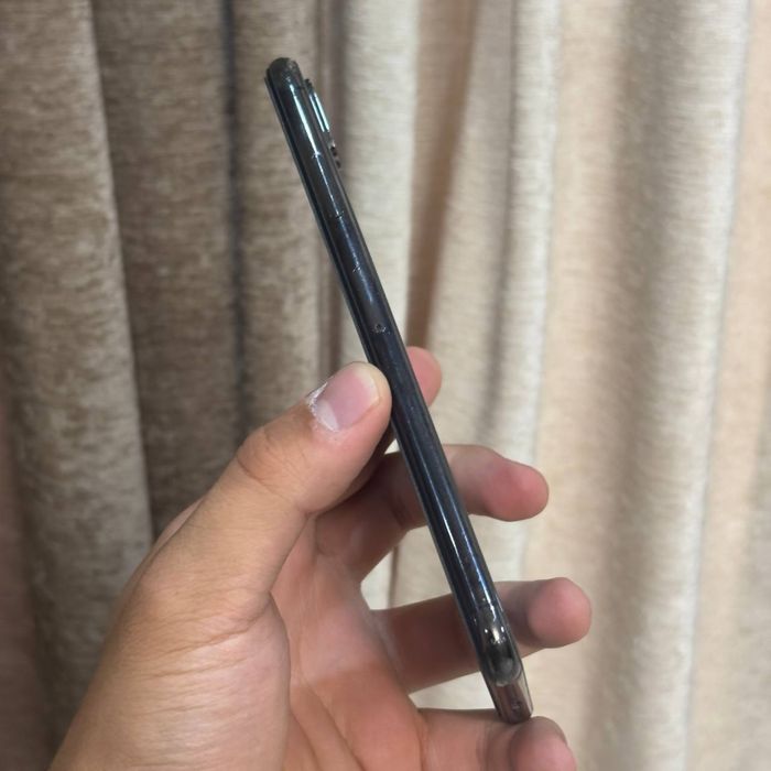 Iphone Xs max 64gb 100 feys ishlamid qogan joyi zor oqip tel qlila