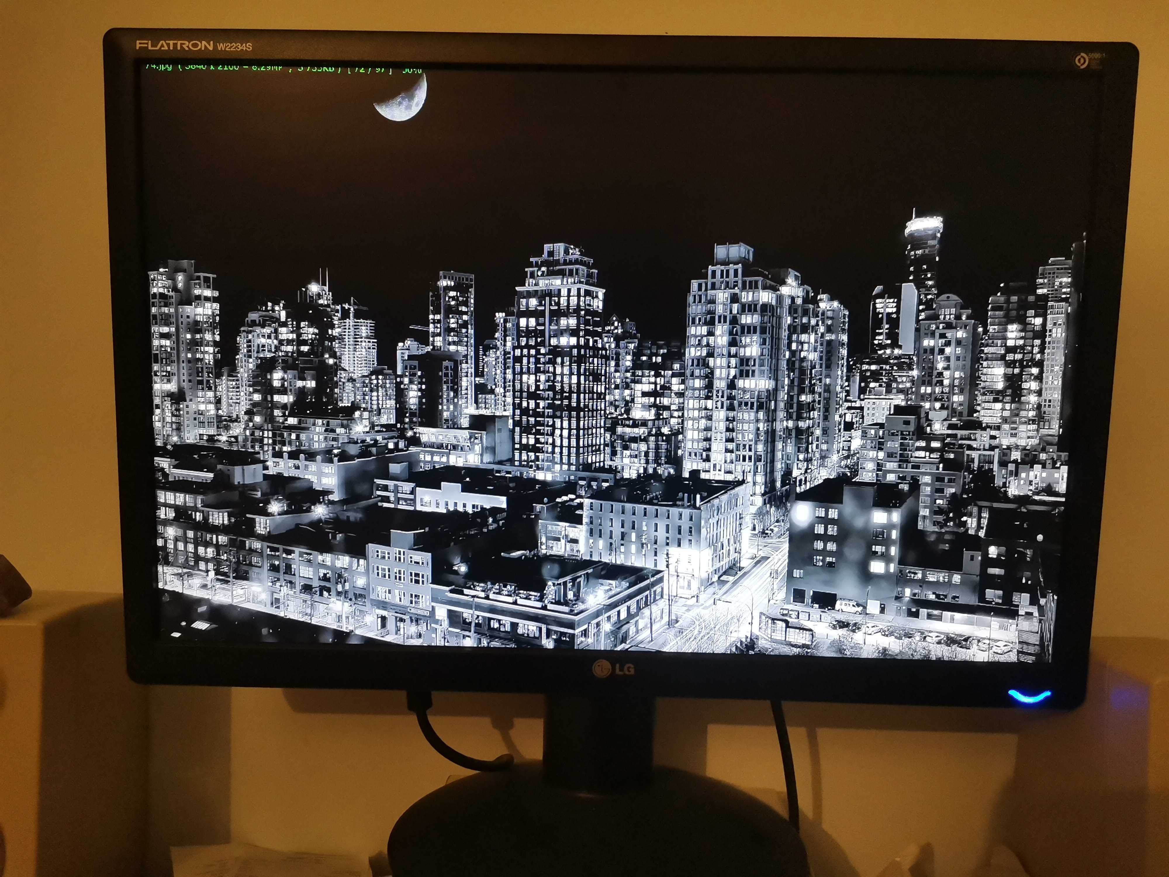 Продавам монитор LG Flatron W2234S.