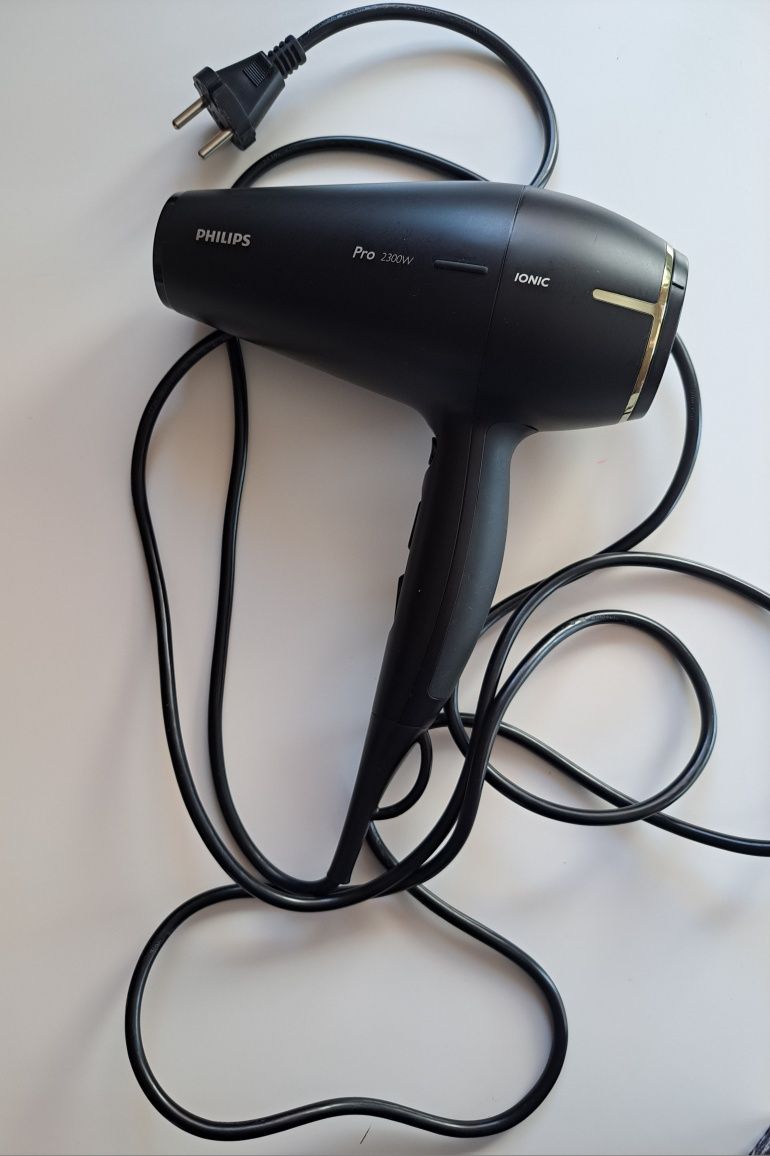 Професионален сешоар Philips
