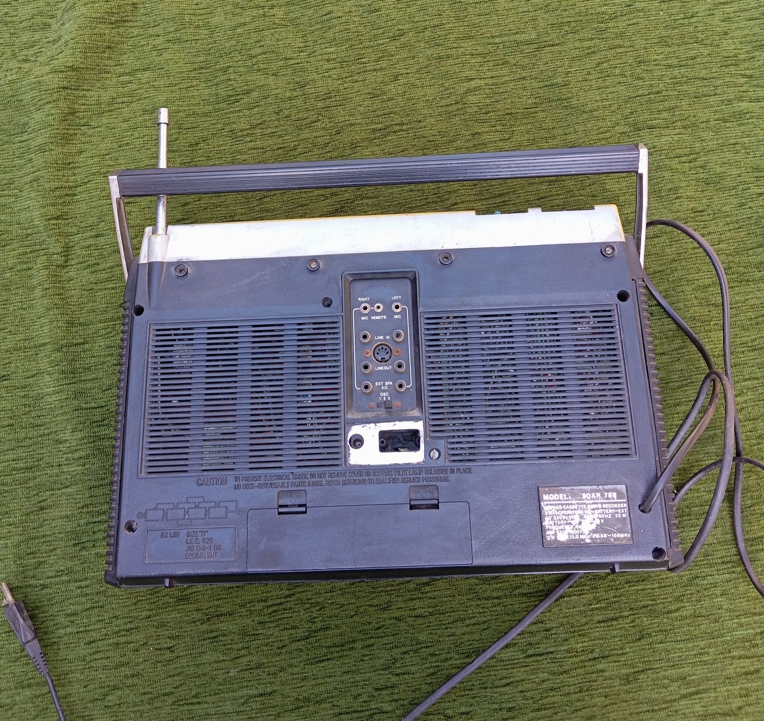 Vând radio casetofon Philips!