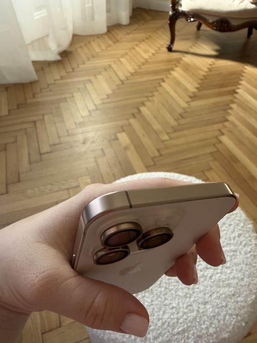 iPhone 16 Pro 256GB Gold