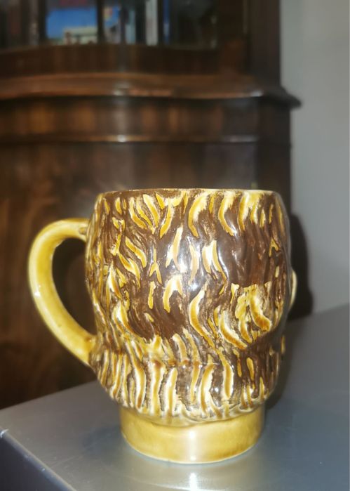 Антикварна порцеланова чаша Хипстър с мустаци от 70 те години супер !