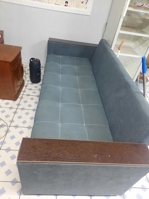 Диван продаю срочно