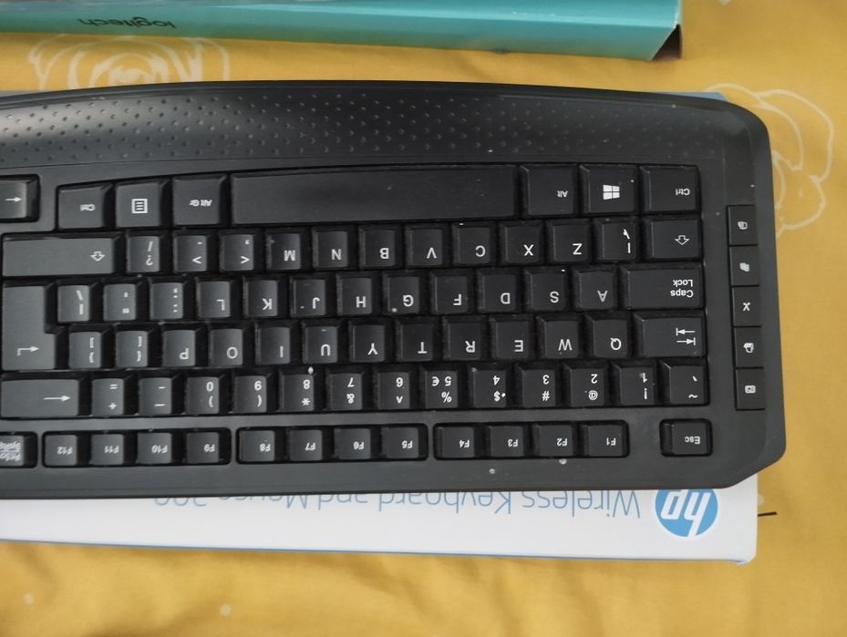 Tastatura wireless cu mause 55 lei buc