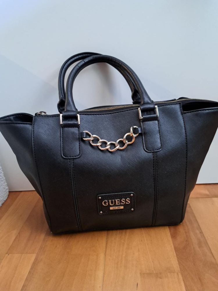 Оригинална чанта Guess
