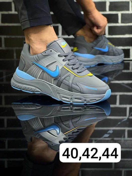 Adidași bărbați Nike