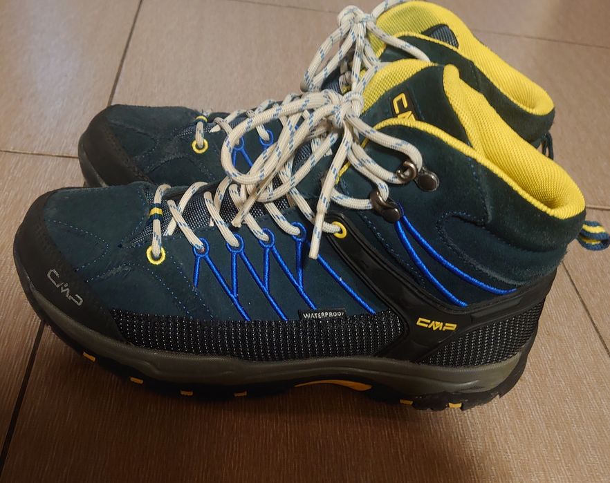 Vând bocanci CMP mărimea 41