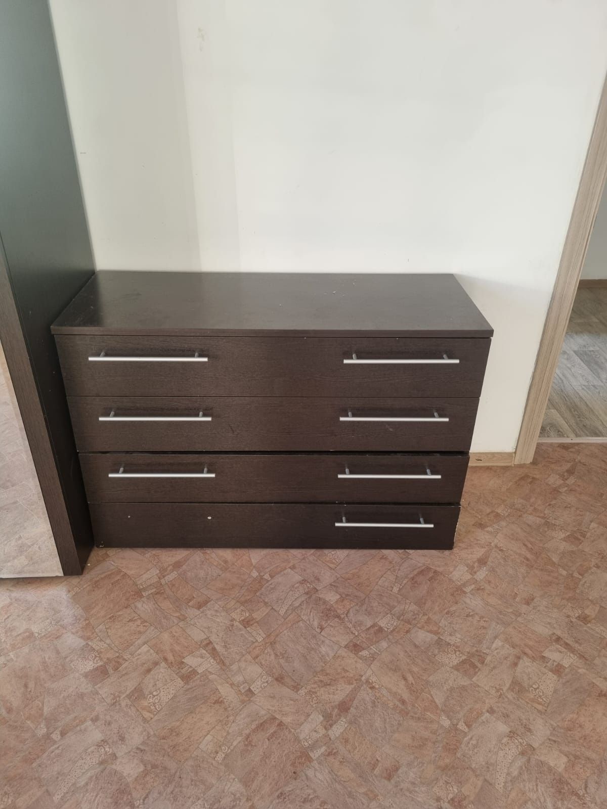 Продам шкаф торг есть