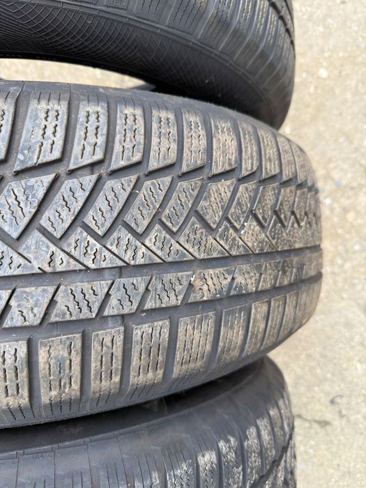 Anvelope de Iarna Continental 235/65R17 104H