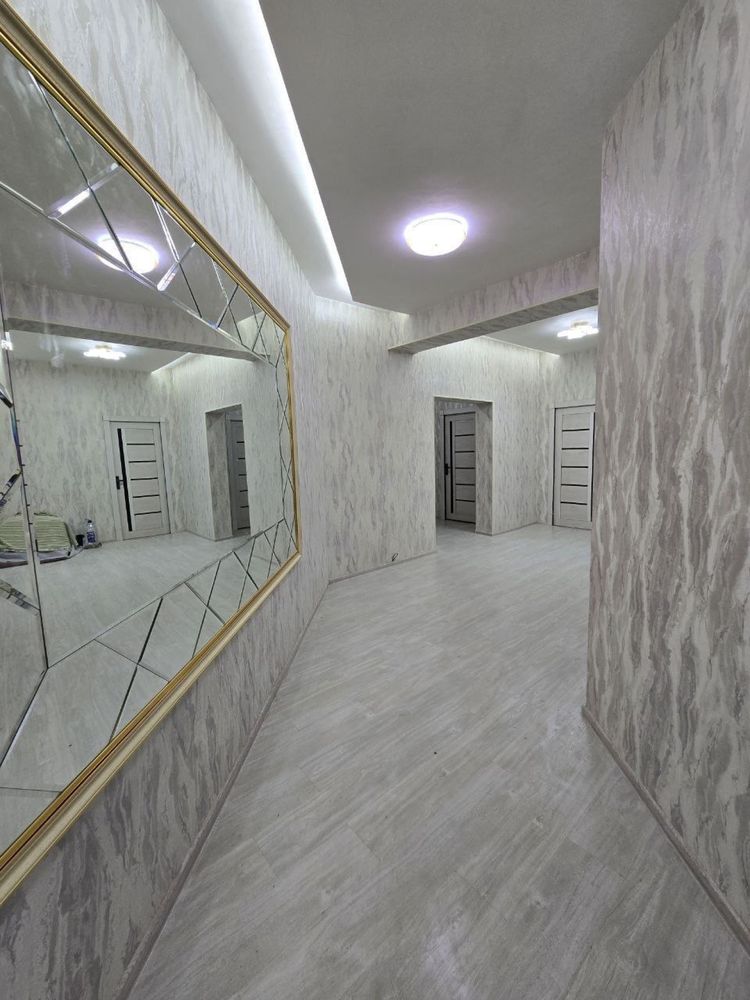 Срочно Продаеться 2-ком в Чирчике 10-микраройоне квартира новастроека