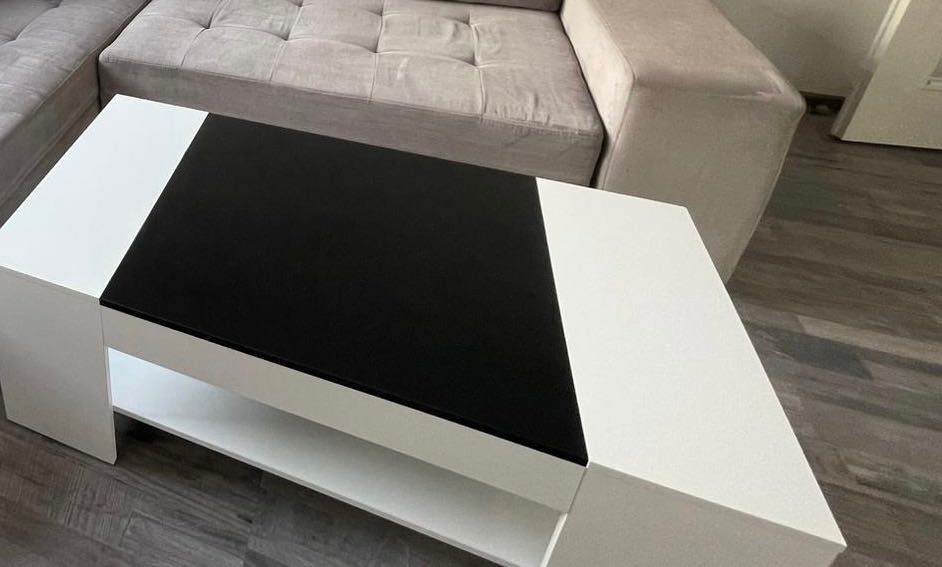 Холна маса,бяло и черно