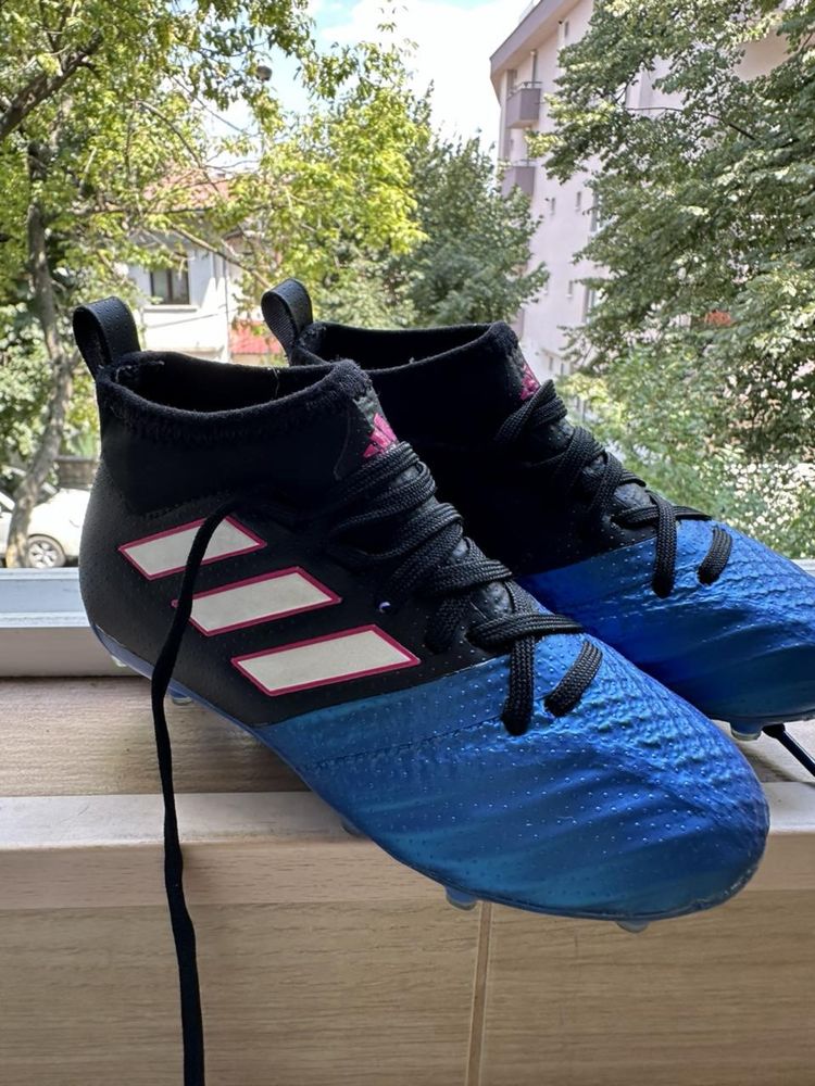 Футболни бутонки - Adidas