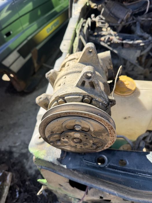 Compresor de clima Nissan Patrol Y61 2.8td