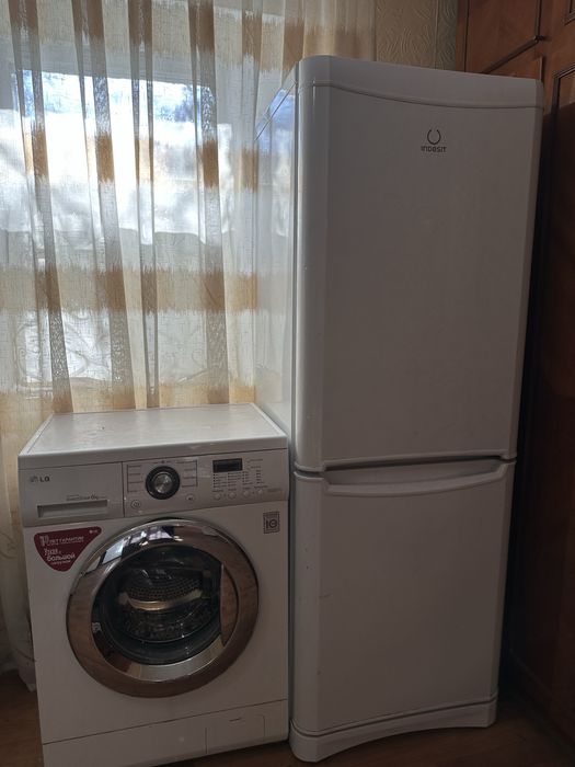 Продам Холодильник Indesit no frost