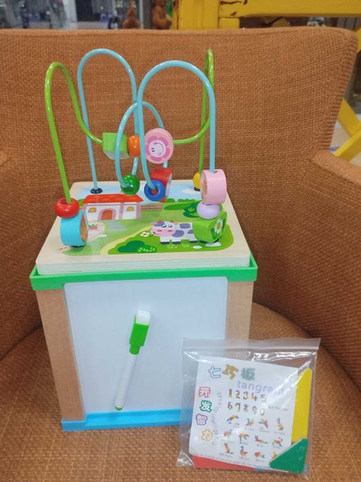 Дървен куб монтесори