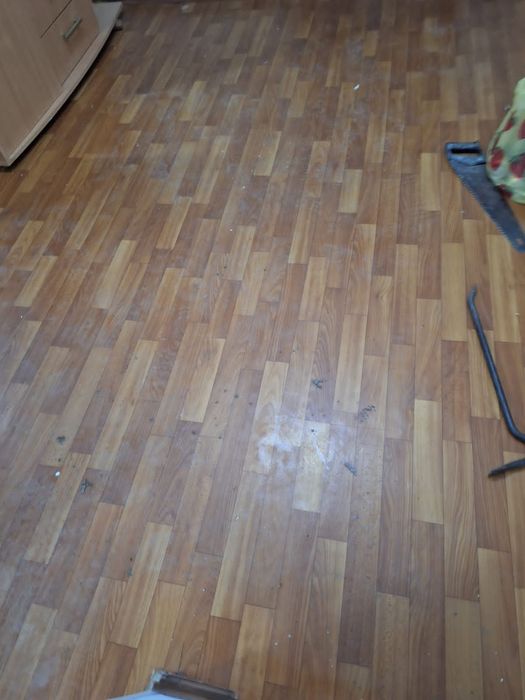 Продам линолеум в хорошем состоянии