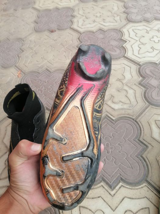 Butsa koreyskiy holati yaxshi. Razmer. 39-40