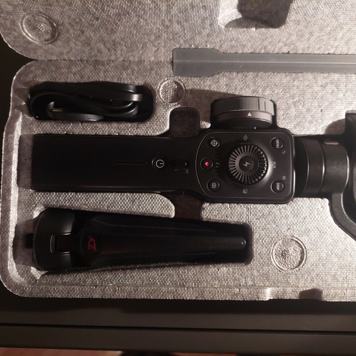 Vand Stabilizator Gimbal Zhiyun Smooth 4, ca nou