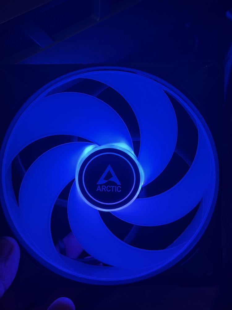 Arctic p14 pwm argb