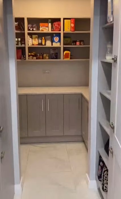 Потайные двери перегородки с раздвижной системой