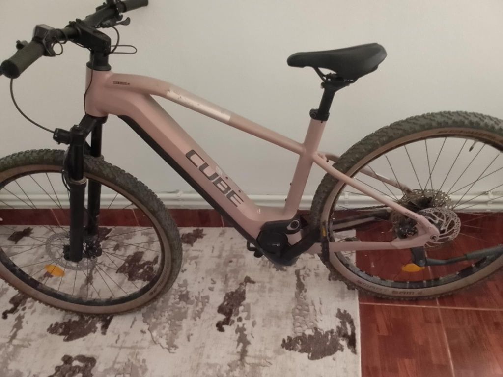 Vând biciclete electrice și una simpla