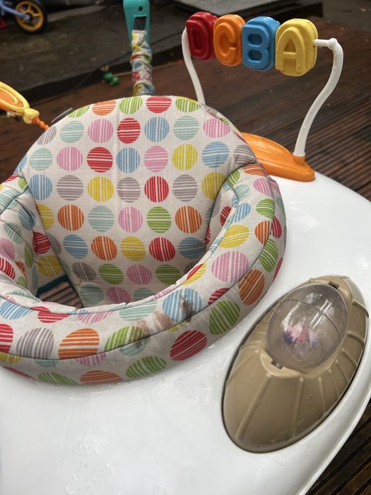 Jumper interactiv pentru bebeluși – Distracție și mișcare în siguranță