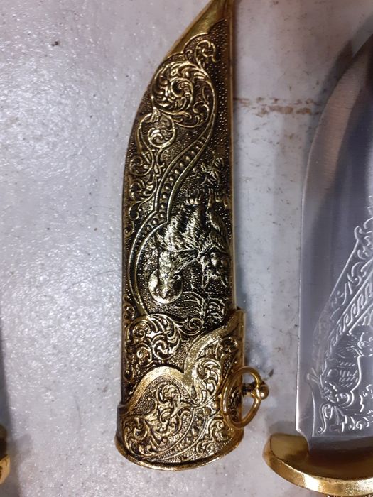 Красив нож,кинжал ,кама,сабя,щик,ятаган,острие