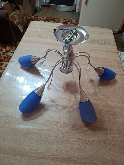 Продаю люстру 5 рожков