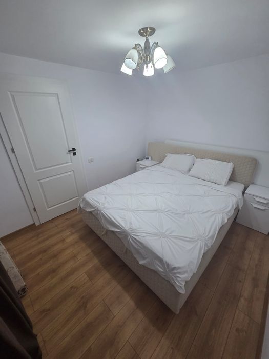 Vand/schimb cu apartament + diferenta