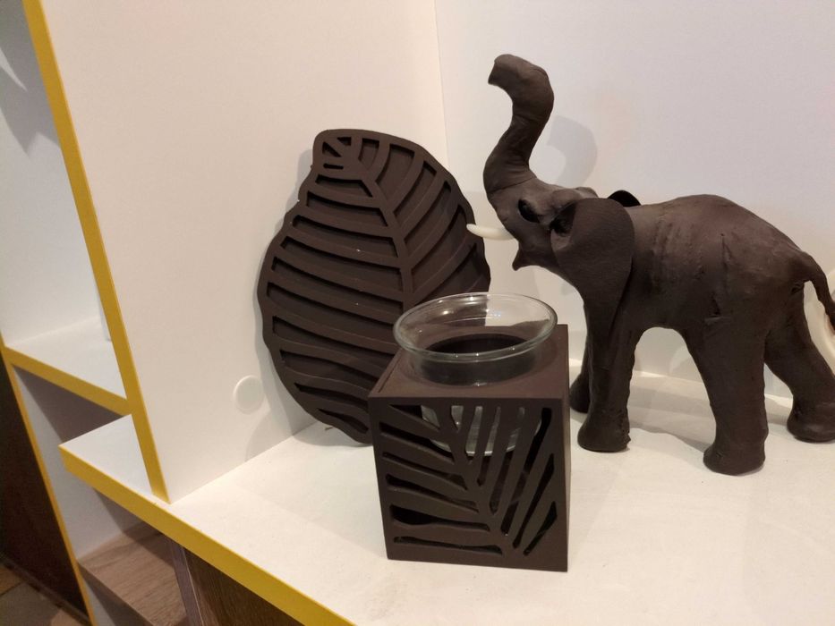 Свещник и слонче