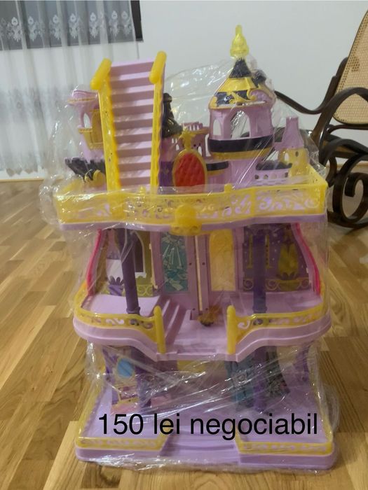 Vand jucarii pentru copii