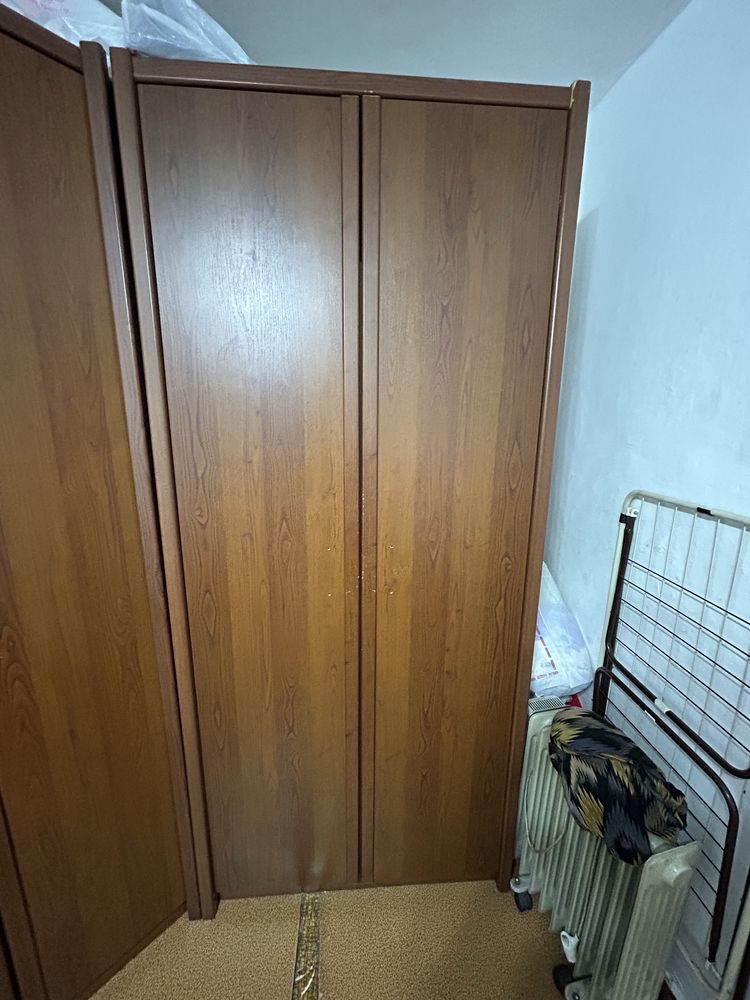 Продаются шкафы для одежды