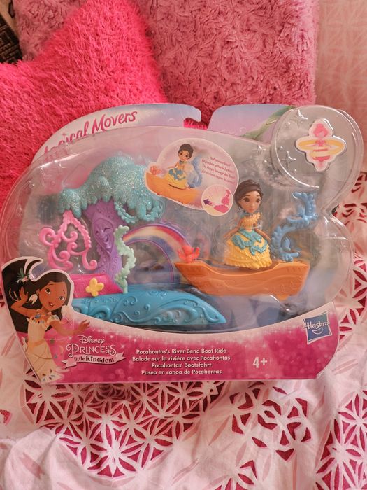 Disney- papusa Pocahontas. Play set