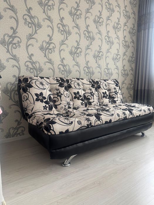 Продам диван и кресла.