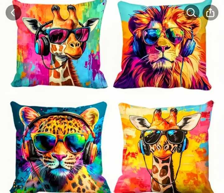 Калъфки за декоративни възглавници със забавни животни в ярки цветове.
