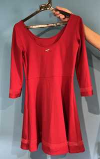 Червена рокля Guess