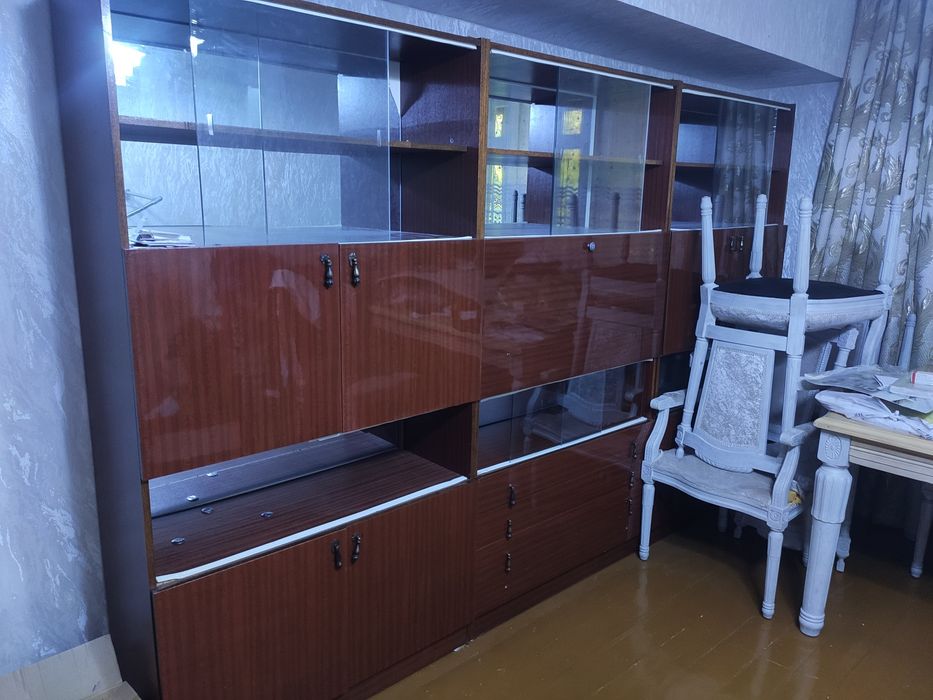 Стенка / Шкаф сотилади БУ