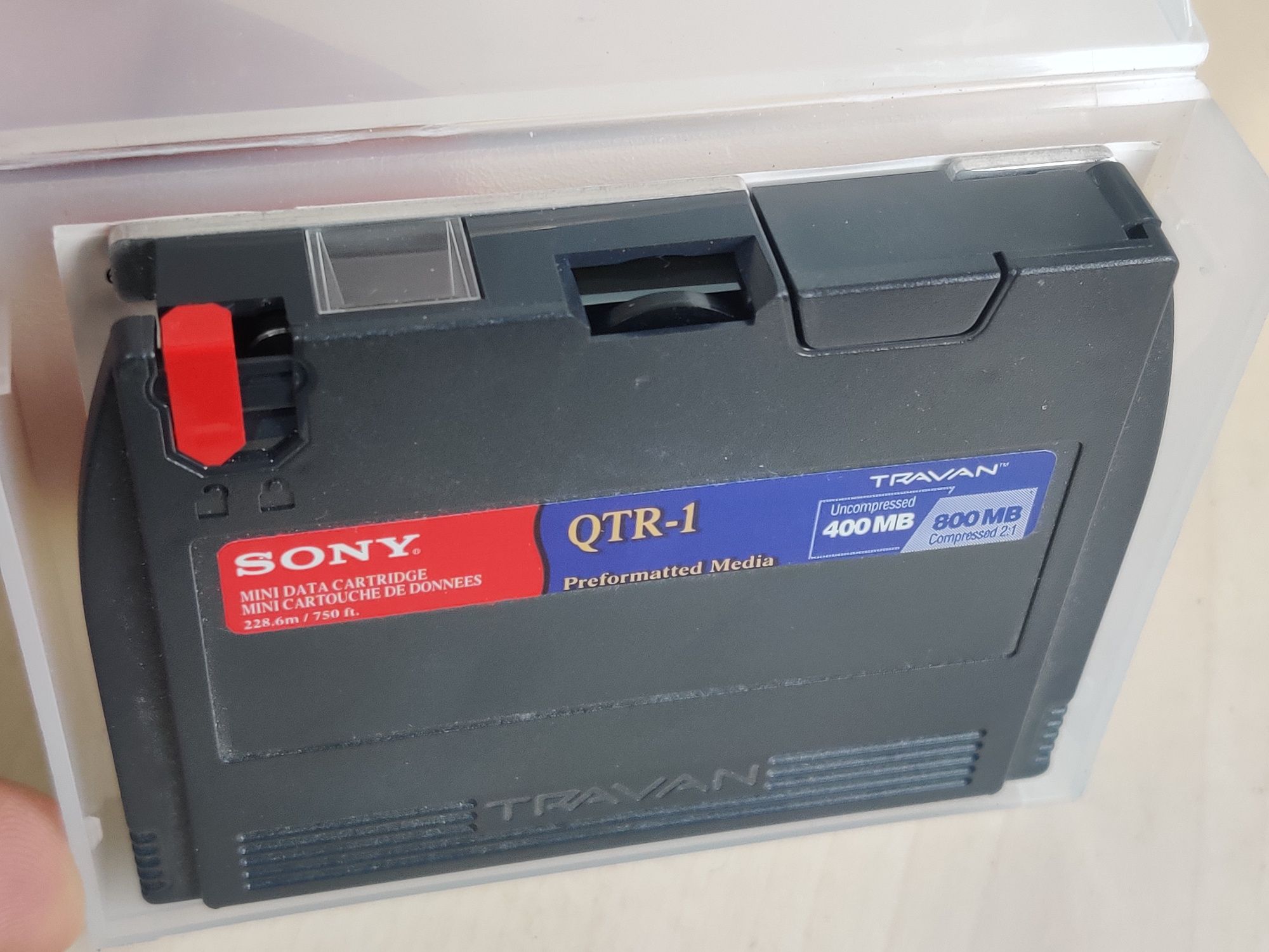 De colecție ! Memorie Sony QTR-1 , 800 MB , pe banda magnetica