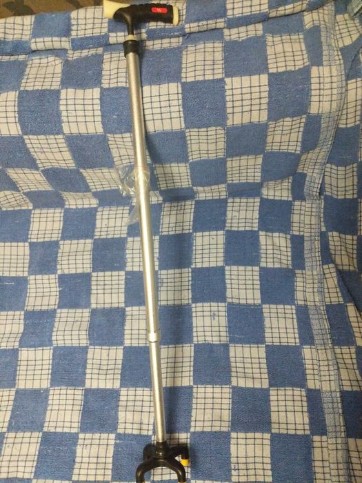 Трость 4 опорная для пожилых усиленная четрырехопорная с шипом