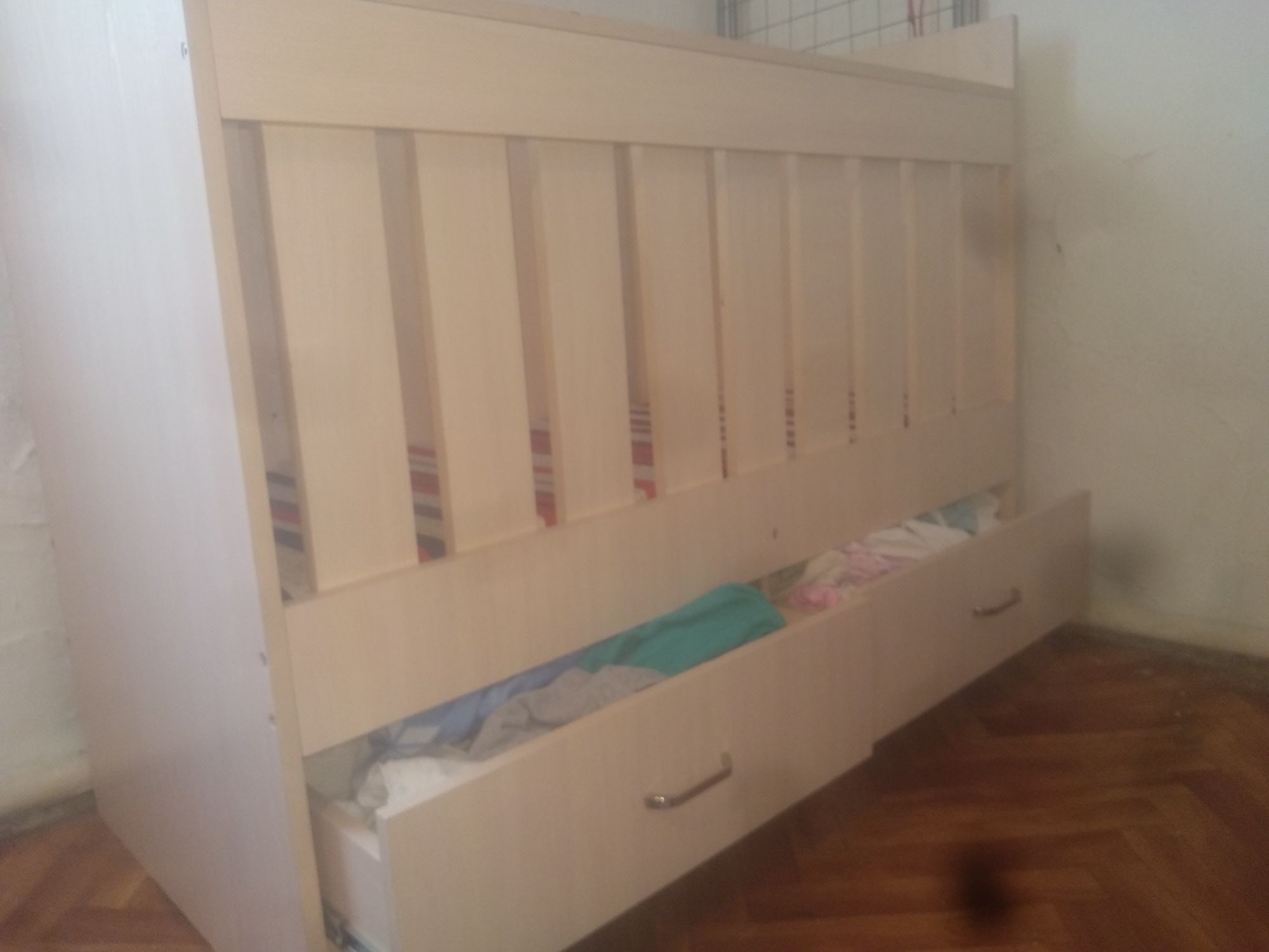 Срочна продам манеж.В хорошем состояние