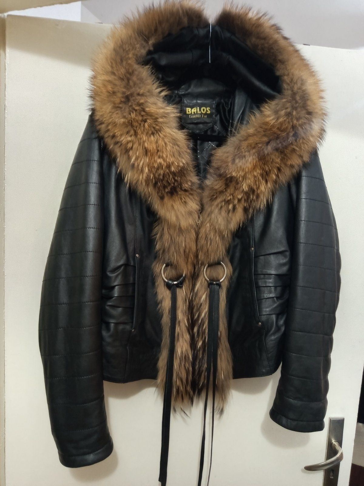 Продавам яке ( естествена кожа с естествен пух, 3XL)