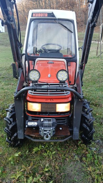 Vând tractor Kubota Saturn