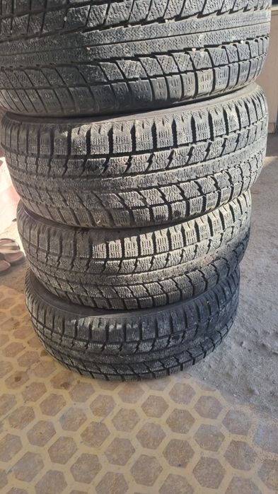 Шины 215/55/17 Toyo 3шт Triangle 1шт