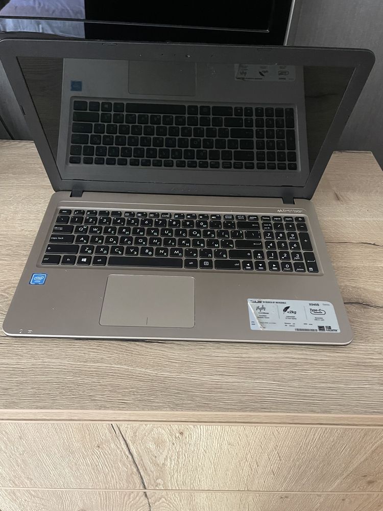 Лаптоп Asus X540S