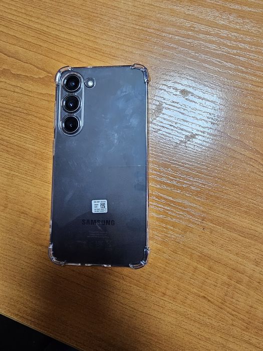 Продавам Samsung s23