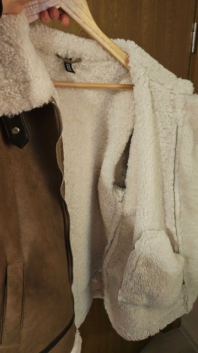 Оувърсайз яке с мека подплата - тъмно бежово