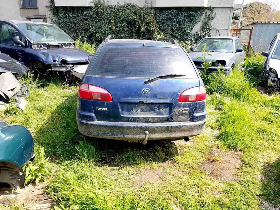 Toyota Avensis 2.0 D4D На части