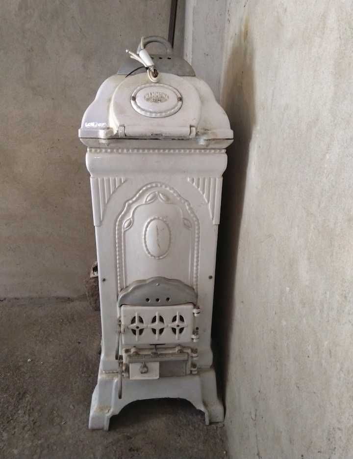 Старинна печка Hammona