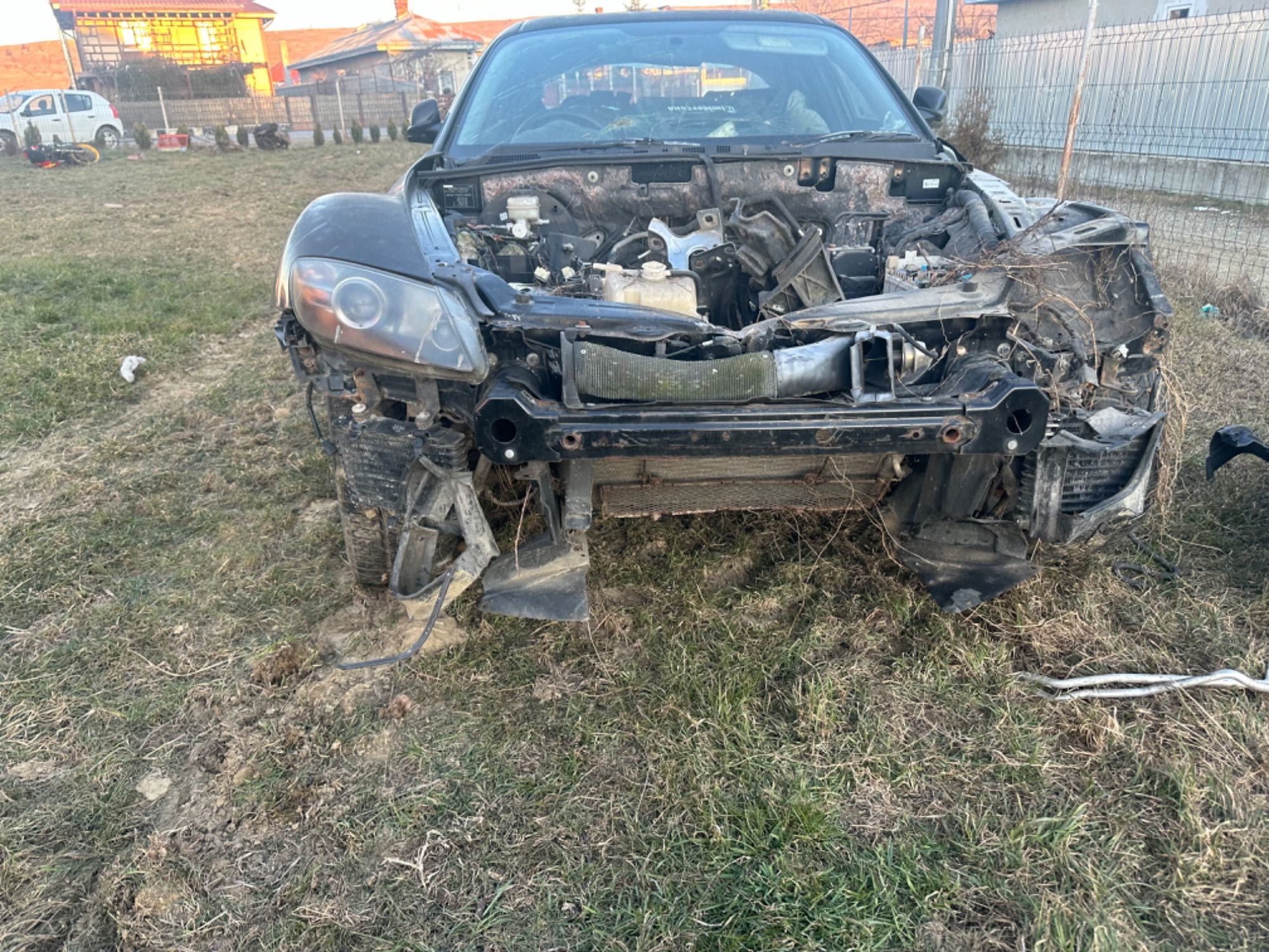 Dezmembrez mazda rx8 motor vandut radiatoare oglinzi stopuri cutie de