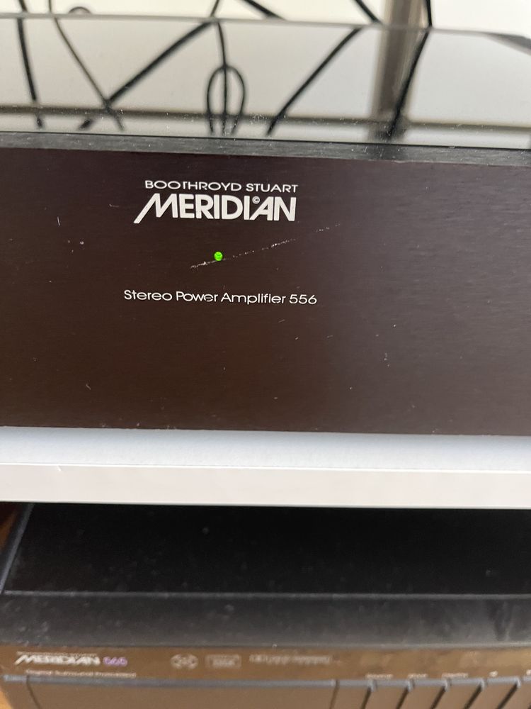 Meridian 556 amplificator
